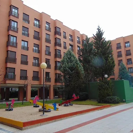 Airport Madrid Plenilunio suites beige-3
